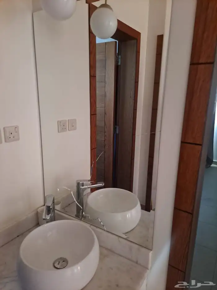 مرايا ساده بإضاءة LED أنيقة وعصرية 7