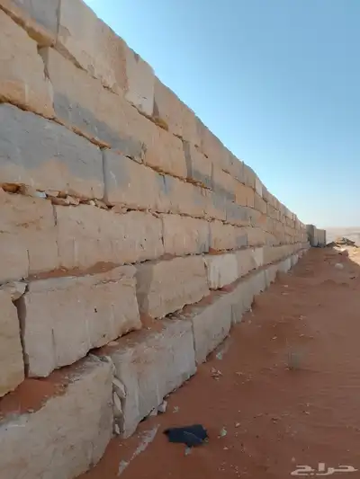 نقوم بتنفيذ جلسات العريش وتركيب الحجر الطبيعي شكل جبلي 9