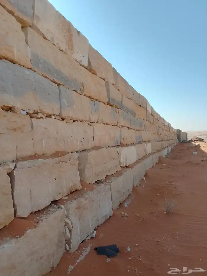 نقوم بتنفيذ جلسات العريش وتركيب الحجر الطبيعي شكل جبلي 9