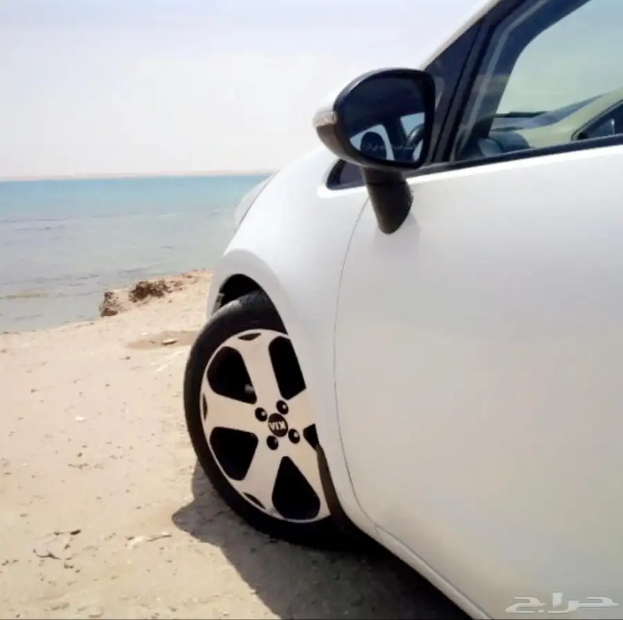 كيا ريو هاتشباك 2014 فئة الفل 11