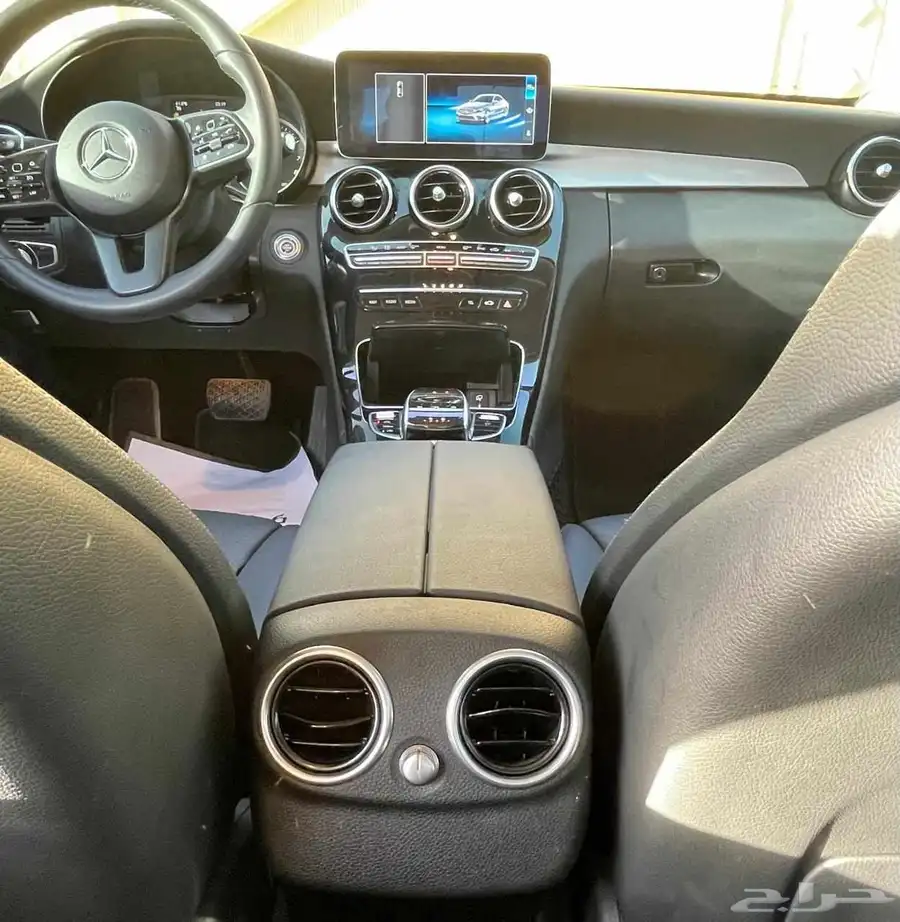مرسيدس C200 2020 26