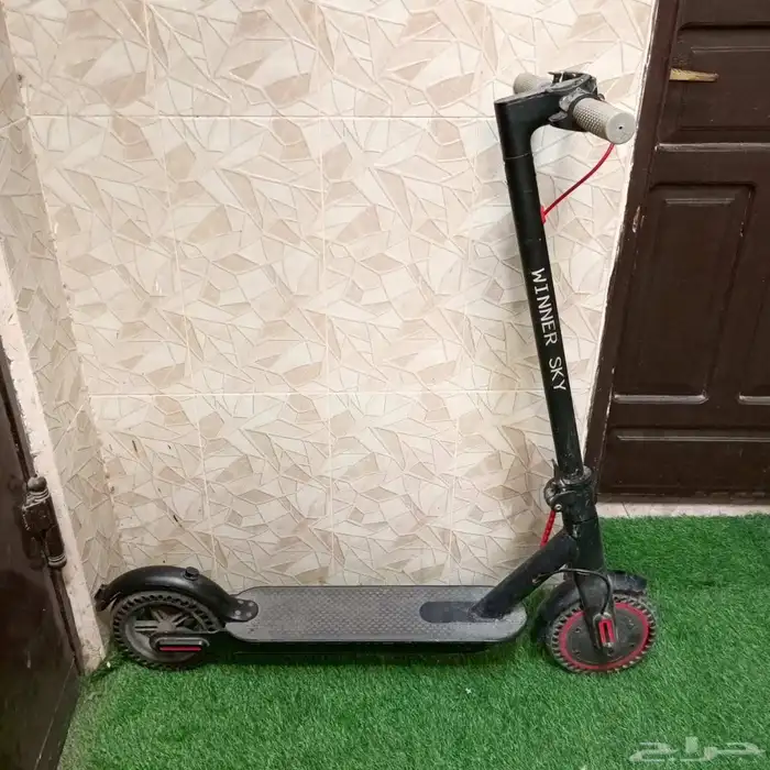سكوتر كهربائي وقوف 1