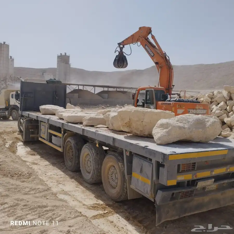 كماشة بوكلين كفرات جنزير تحميل سكراب حجره للايجار 0