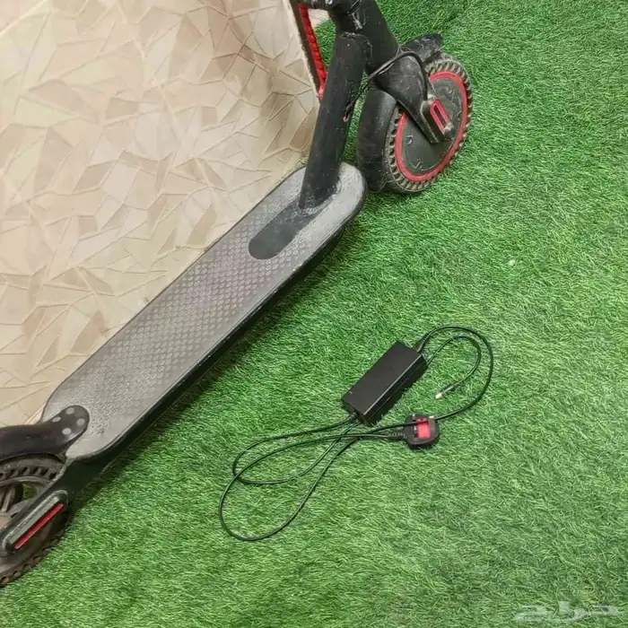 سكوتر كهربائي وقوف 2