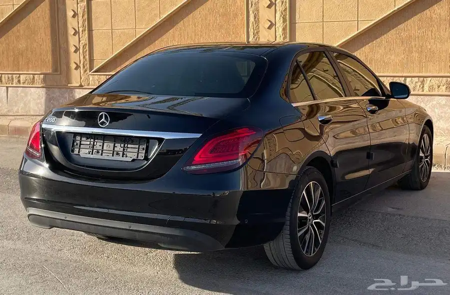 مرسيدس C200 2020 8