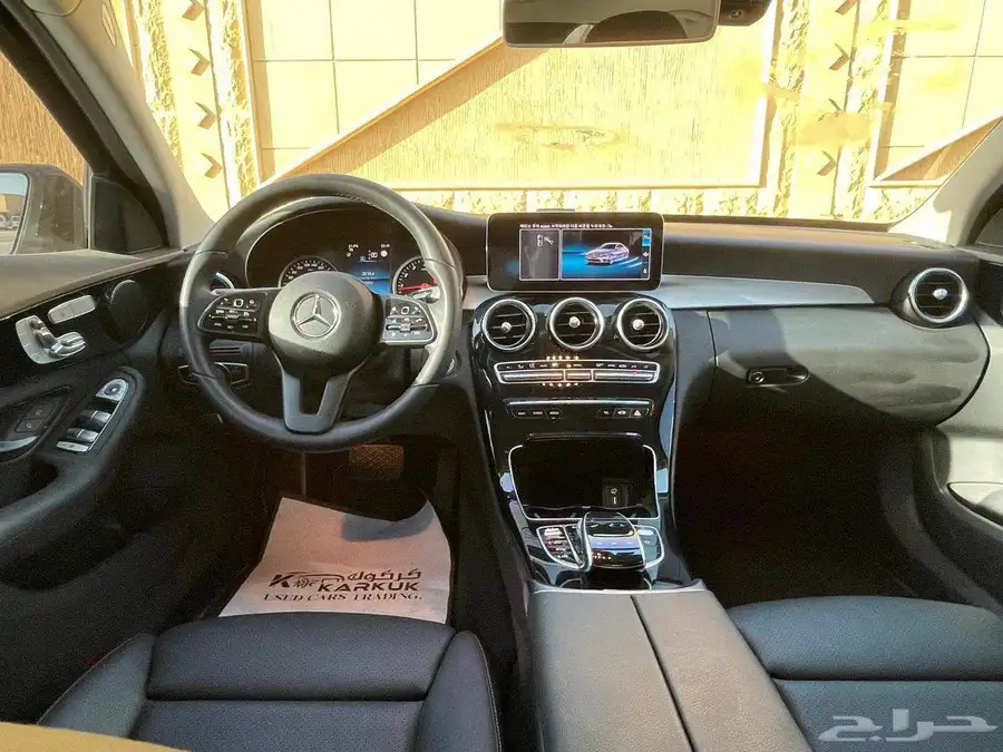 مرسيدس C200 2020 27