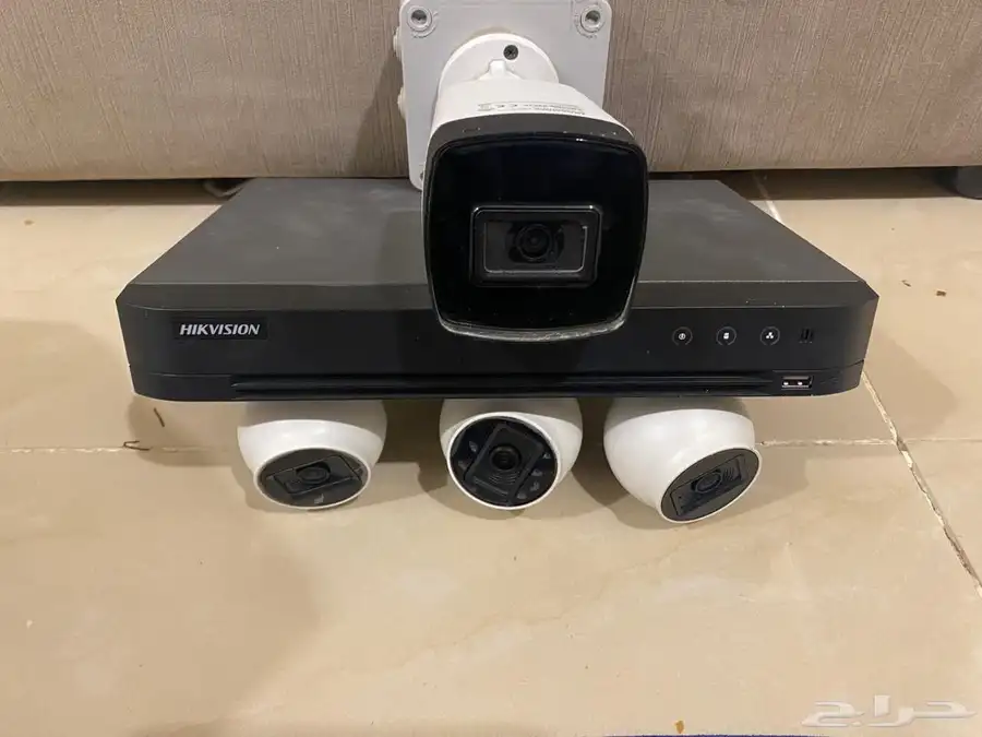 4 كاميرات للبيع معا جهاز HIKVISION 0