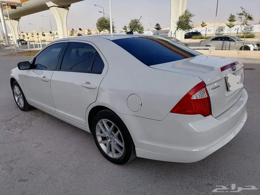 سياره فورد فيوجن 2010 1