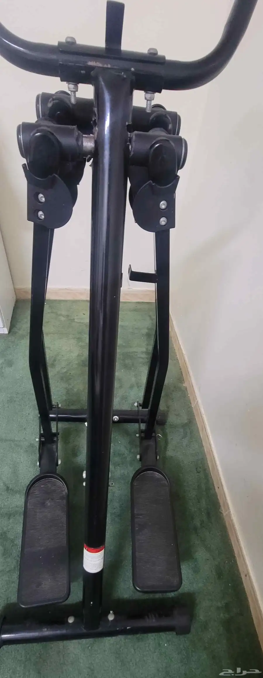 يوجد عندي سرير اطفال وجهاز الغزال الطائر للبيع 0