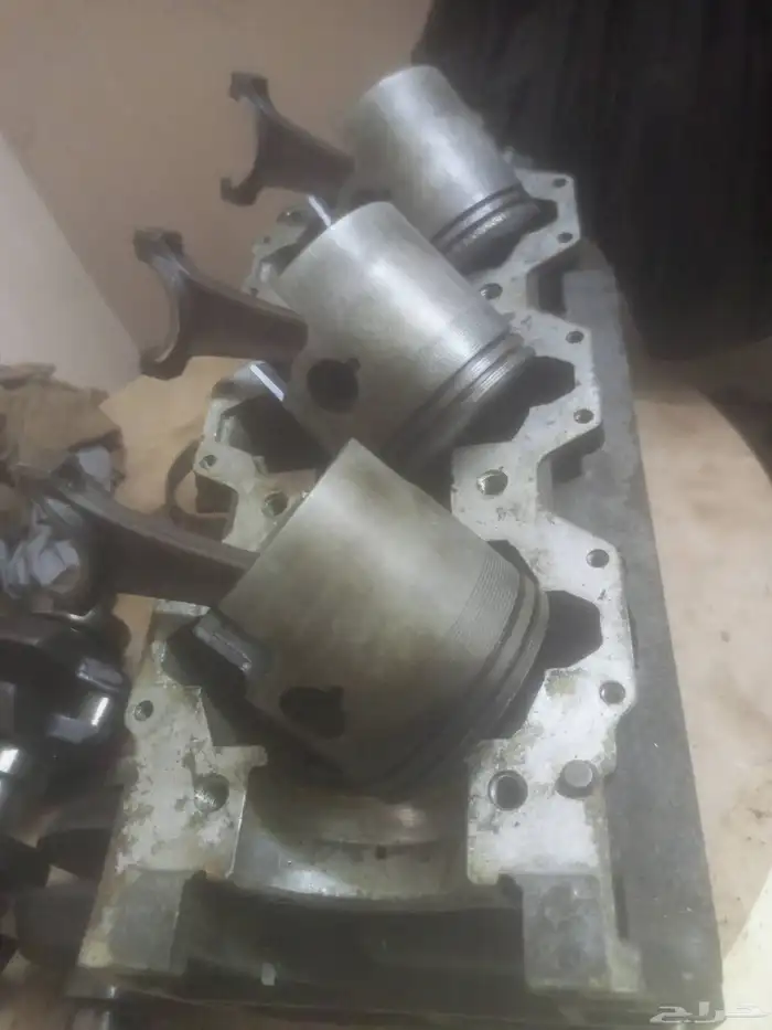 قطع غيار مكائن ياماها بحريه 85 او 75 للبيع 2