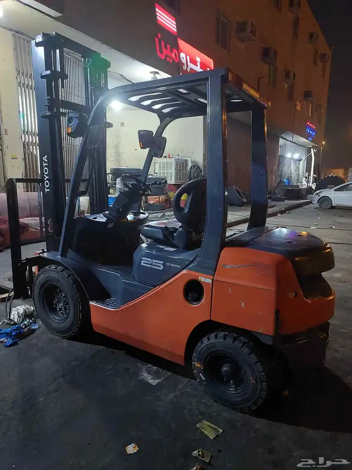 رافعات شوكية للتأجير Forklifts for rent 3