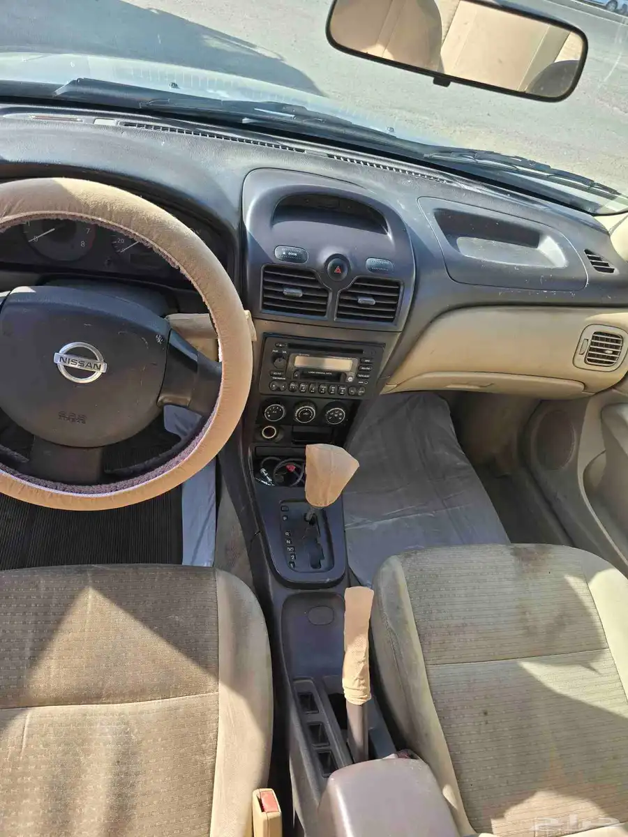 Nissan Sunny 2011 1