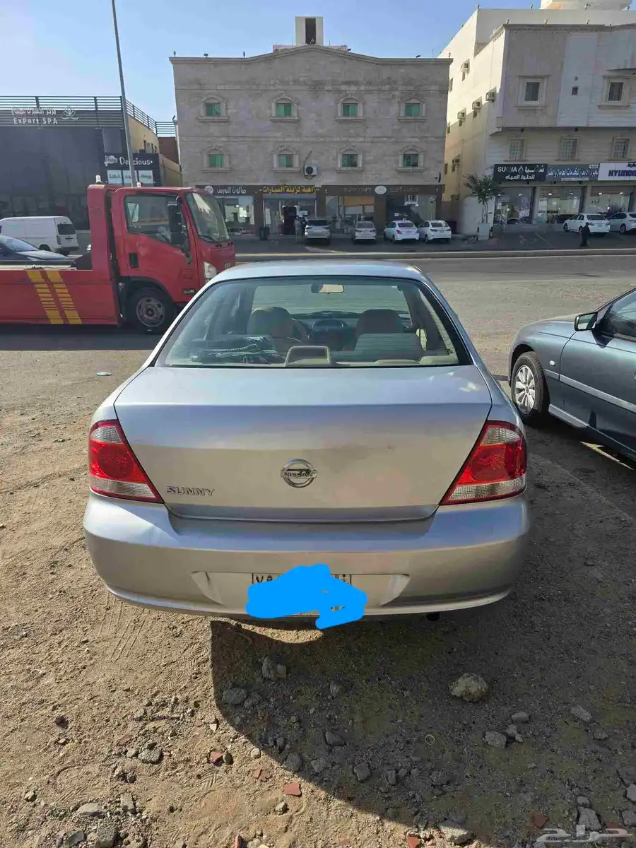 Nissan Sunny 2011 4