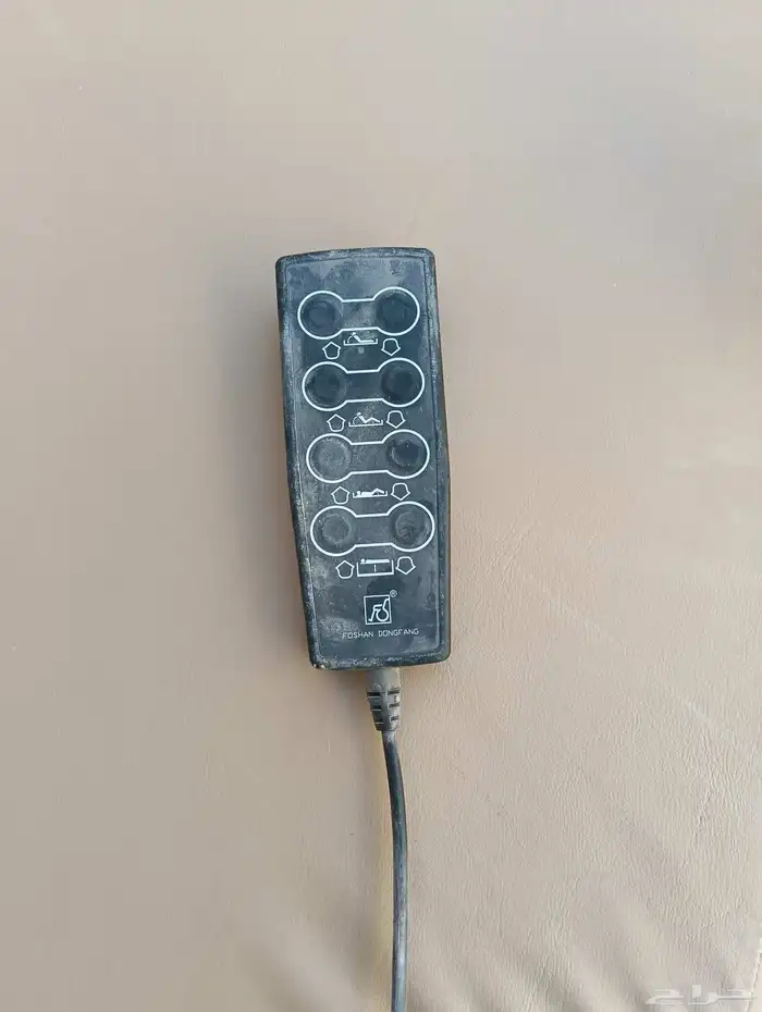 سرير طبي بسعر مغري ونظيف البيع سريع 1