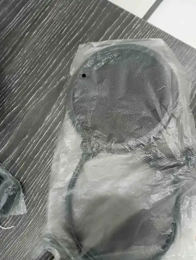 للبيع عازل مايك جديد مو مستخدم مع مثبت مايك جديد البيع علي س 0