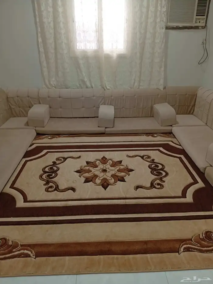 مجلس ارضي نضيف على سوم 0
