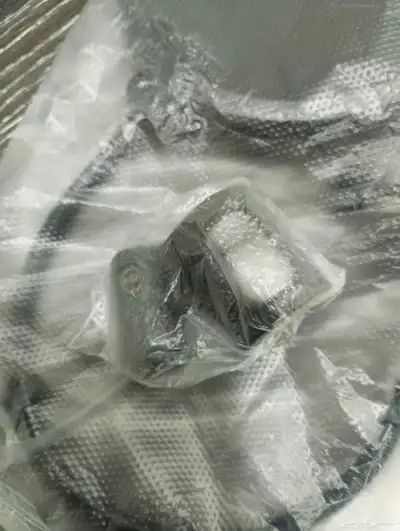 للبيع عازل مايك جديد مو مستخدم مع مثبت مايك جديد البيع علي س 1