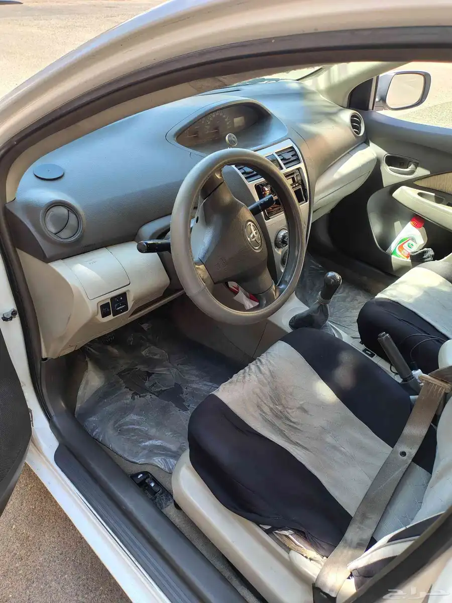 Toyota Yaris 2010 8