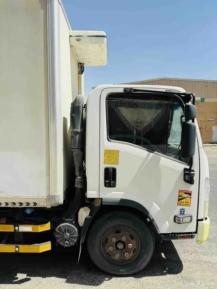 Isuzu truck 4.5 meter Turbo Model 2012 0