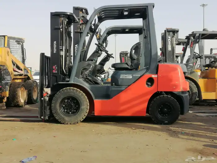 رافعات شوكية للتأجير Forklifts for rent 6