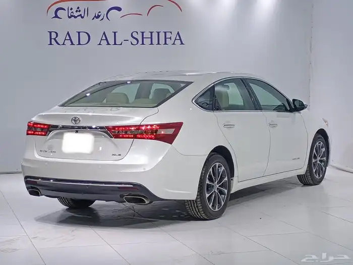 تويوتا افالون XLE 2017 5