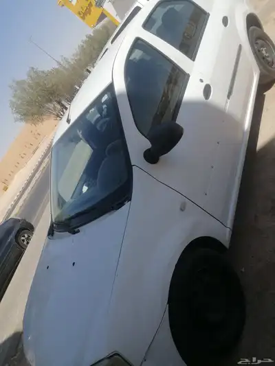 سياره رينو لوغان 2013 ماشيه 200 الف قير عادي استماره جديده 1