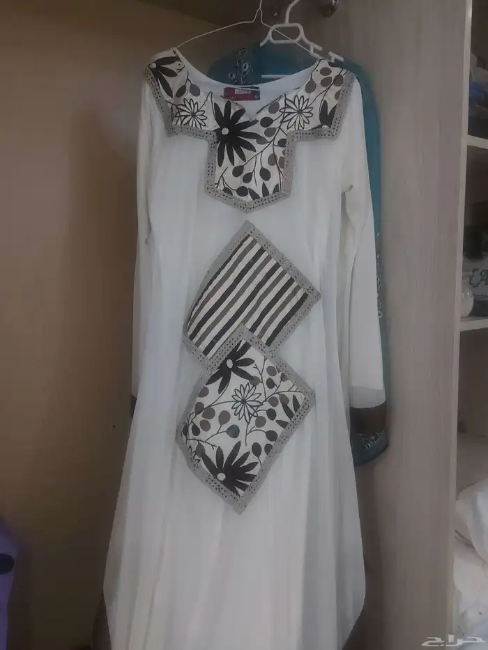 جلابيه بيضاء ناعمه بقصه فرنسيه 0