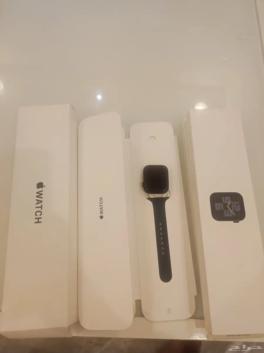 ساعة آبل watch se 1