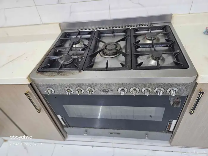 فرن 5 عيون وغساله حوضين بحاله جيده 0