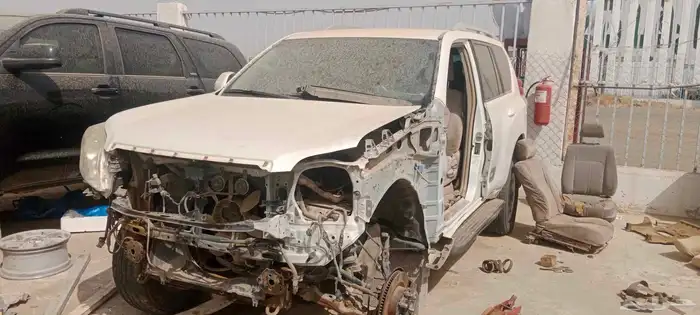 تويوتا شاص ربع كامري كرولا برادو فورشينر جميع انواع السيارات 0