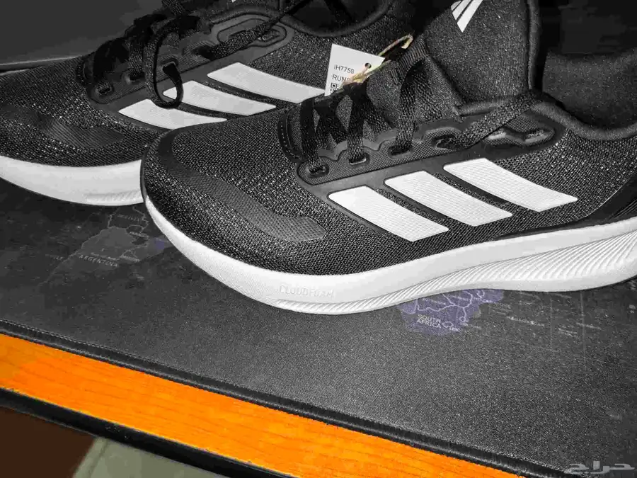 حذاء رياضى مقاس 38 adidas running shoe 2