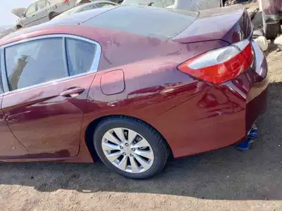 قطع غيار سيارات هوندا تشليح للبيع يوجد لدينا توصيل 4