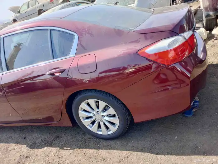 قطع غيار سيارات هوندا تشليح للبيع يوجد لدينا توصيل 4