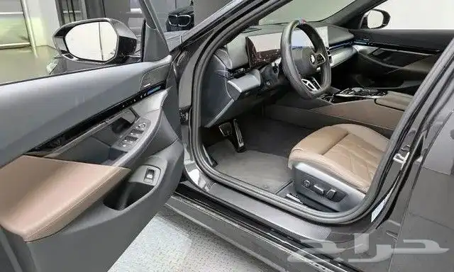 بي إم دبليو 520i M Sport 2024 استيراد من كوريا 7