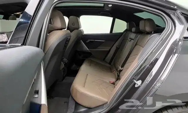 بي إم دبليو 520i M Sport 2024 استيراد من كوريا 8