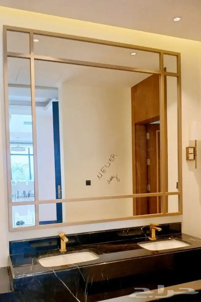 مرايا ساده بإضاءة LED أنيقة وعصرية 3