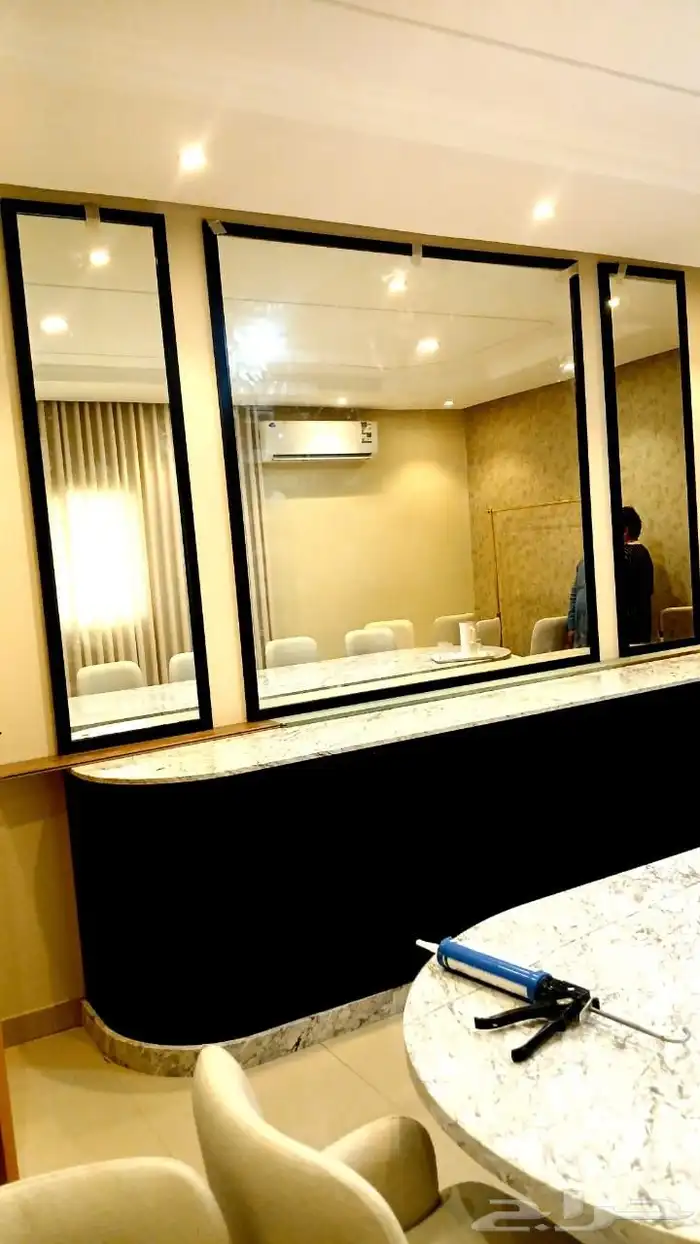 مرايا ساده بإضاءة LED أنيقة وعصرية 1