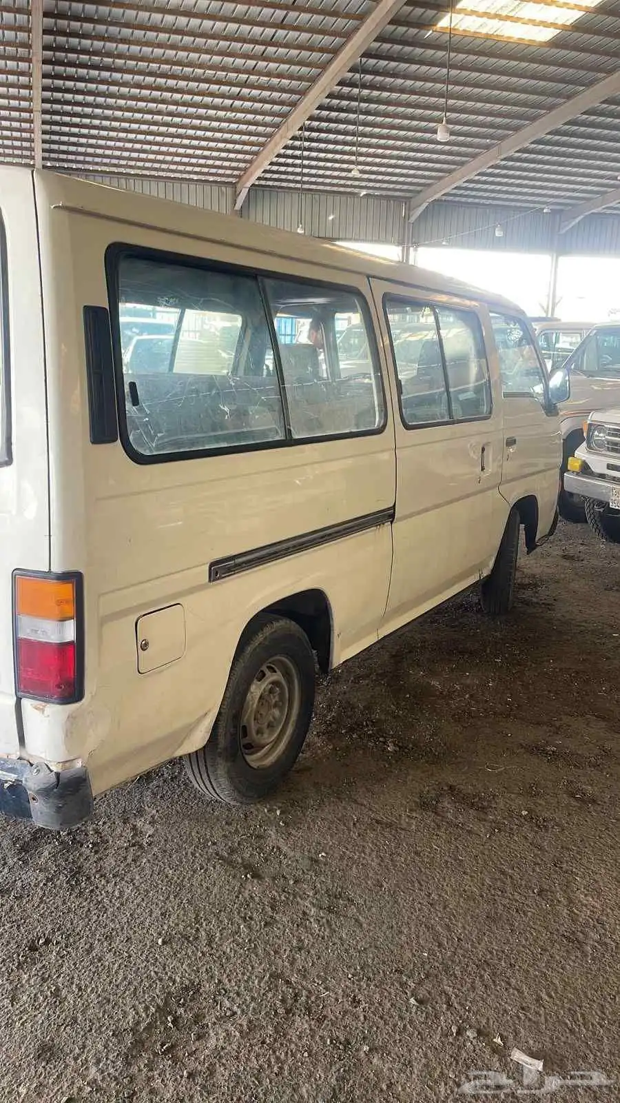نيسان اورفان94 3