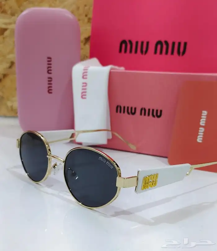 نظارات ميو ميو مع ملحقاتها 3