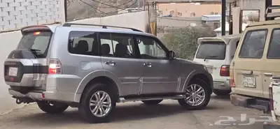 باجيرو 2018 فل كامل العلامة الذهبية داخلية ملكي قمة النظافة 7