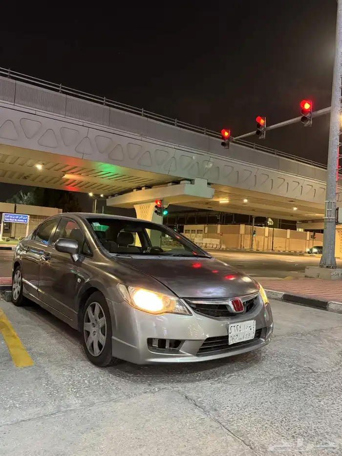Honda civic 2011 4