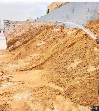 يوجد لدينا جميع انواع مواد البناء وترحيل مخلفات 1