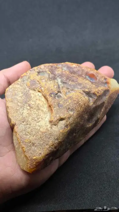 حجر كهرمان خام 8
