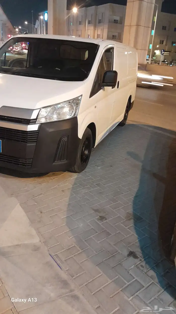 تويوتا فان للايجار 2