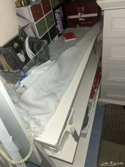 طاولة شاشه بلازما من ايكيا 2