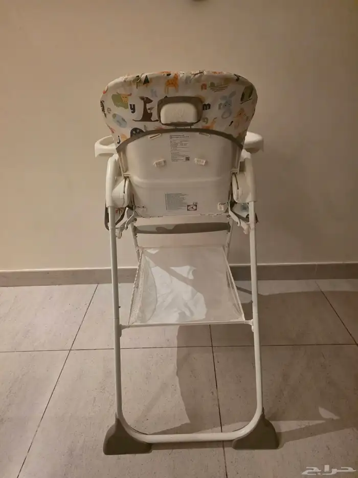أغراض اطفال للبيع طاولة تغيير   كرسي طعام   نطاطة   عرباية 6