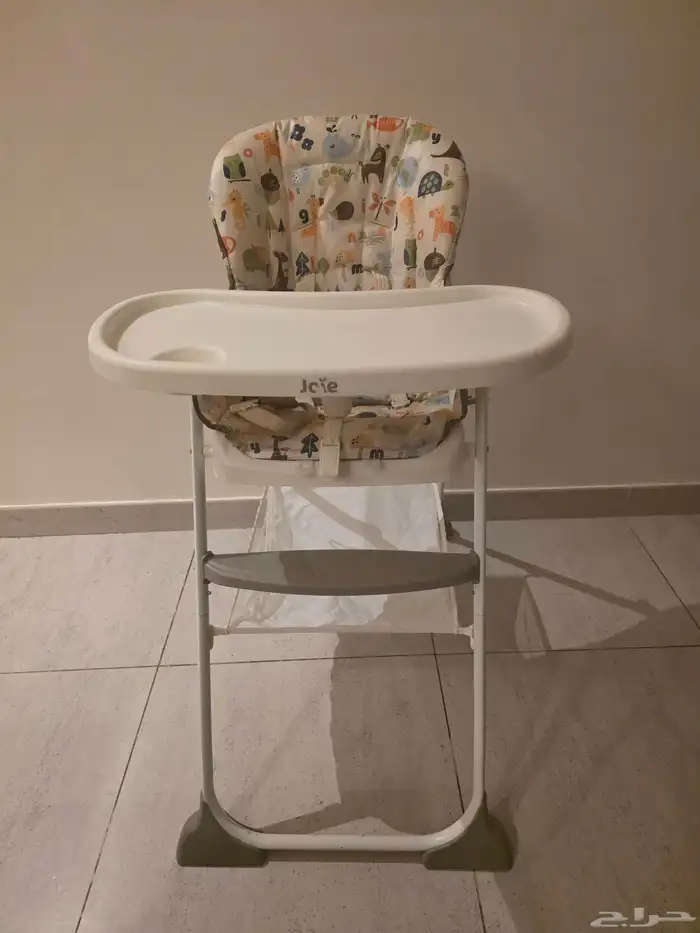 أغراض اطفال للبيع طاولة تغيير   كرسي طعام   نطاطة   عرباية 9