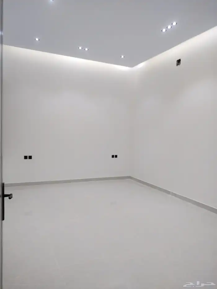 دور أرضي 12