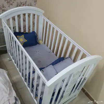 سرير اطفال نظيف جدا للبيع 0