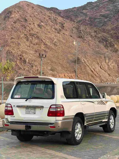 تويوتا لاندكروزر في اكس ار نظيف بريمي 2003 8